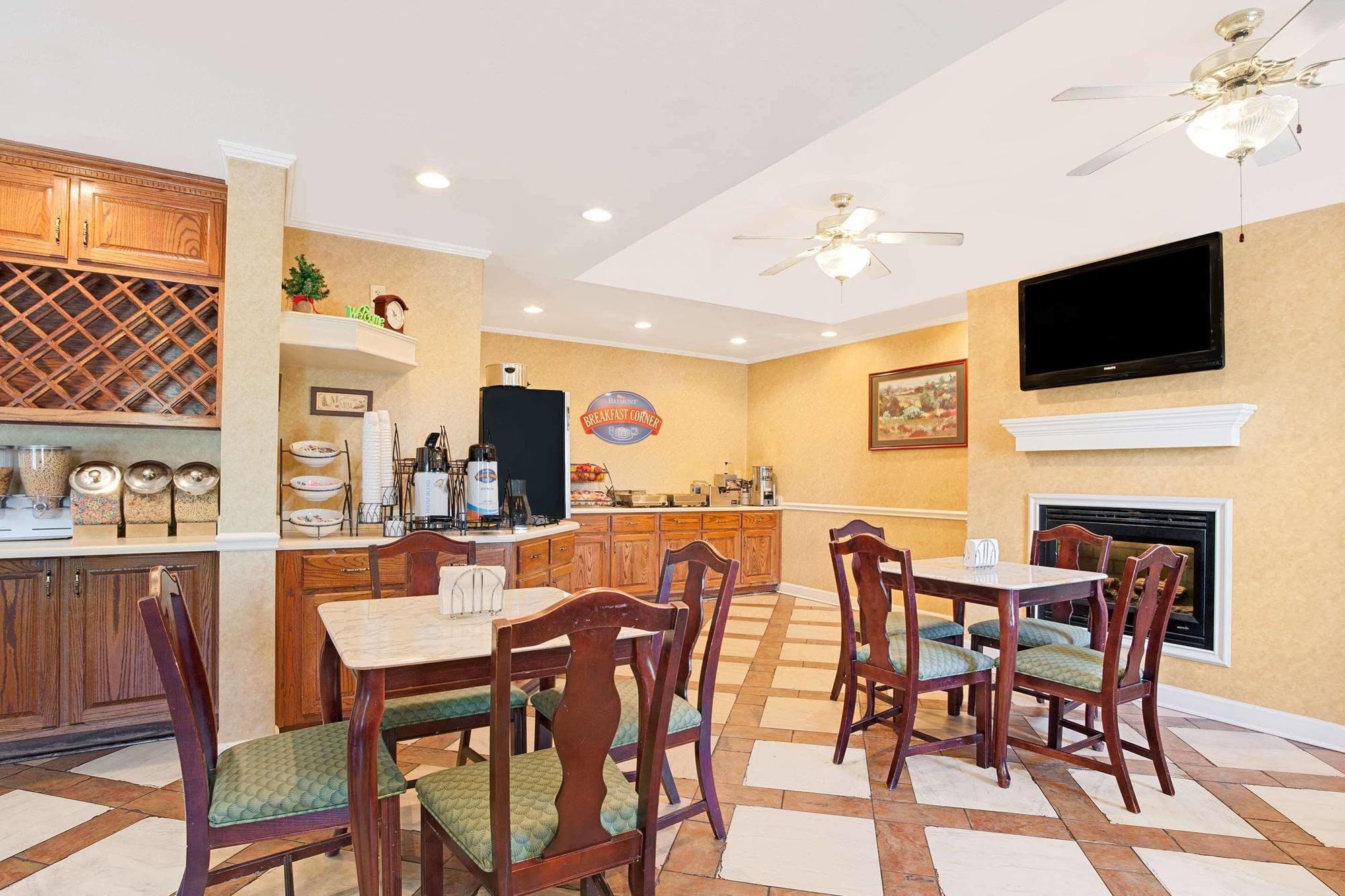Baymont By Wyndham Pearl Exterior foto